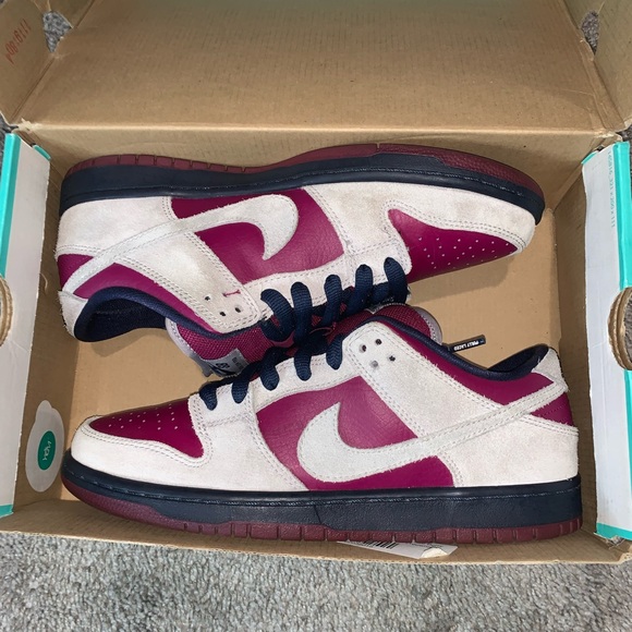 Nike dunk truberry size 9 - Picture 3 of 3